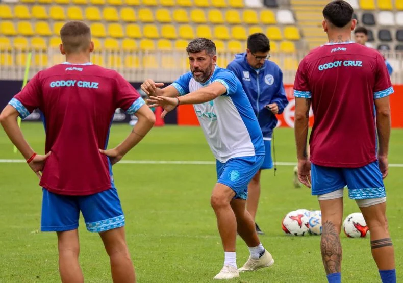 Ernesto Pedernera suma refuerzos para Godoy Cruz.