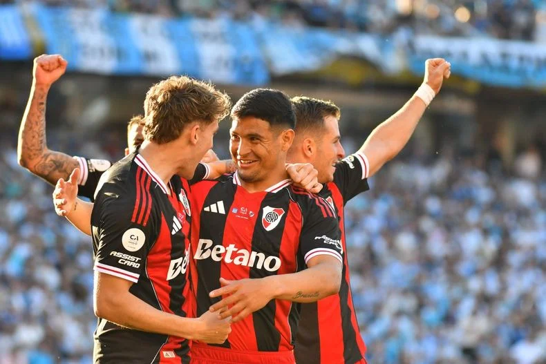 Maximiliano Salas fue suspendido.