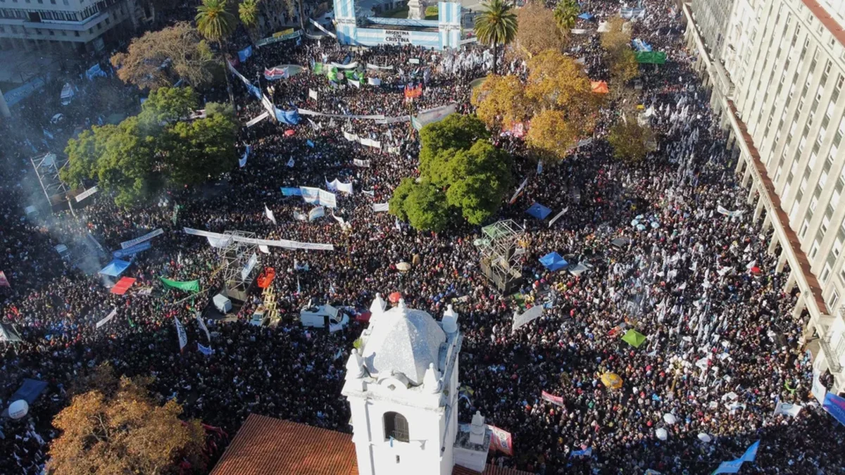 Línea de acción libertaria: sacar a Cristina del centro de escena y minimizar la multitud en Plaza de Mayo