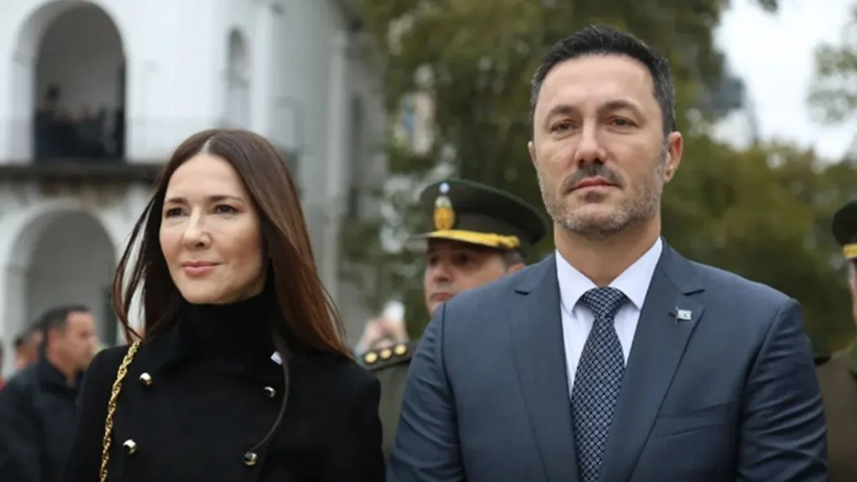 El sincericidio de la novia de Luis Petri sobre las coimas, ¿dejó al ministro en la cuerda floja?