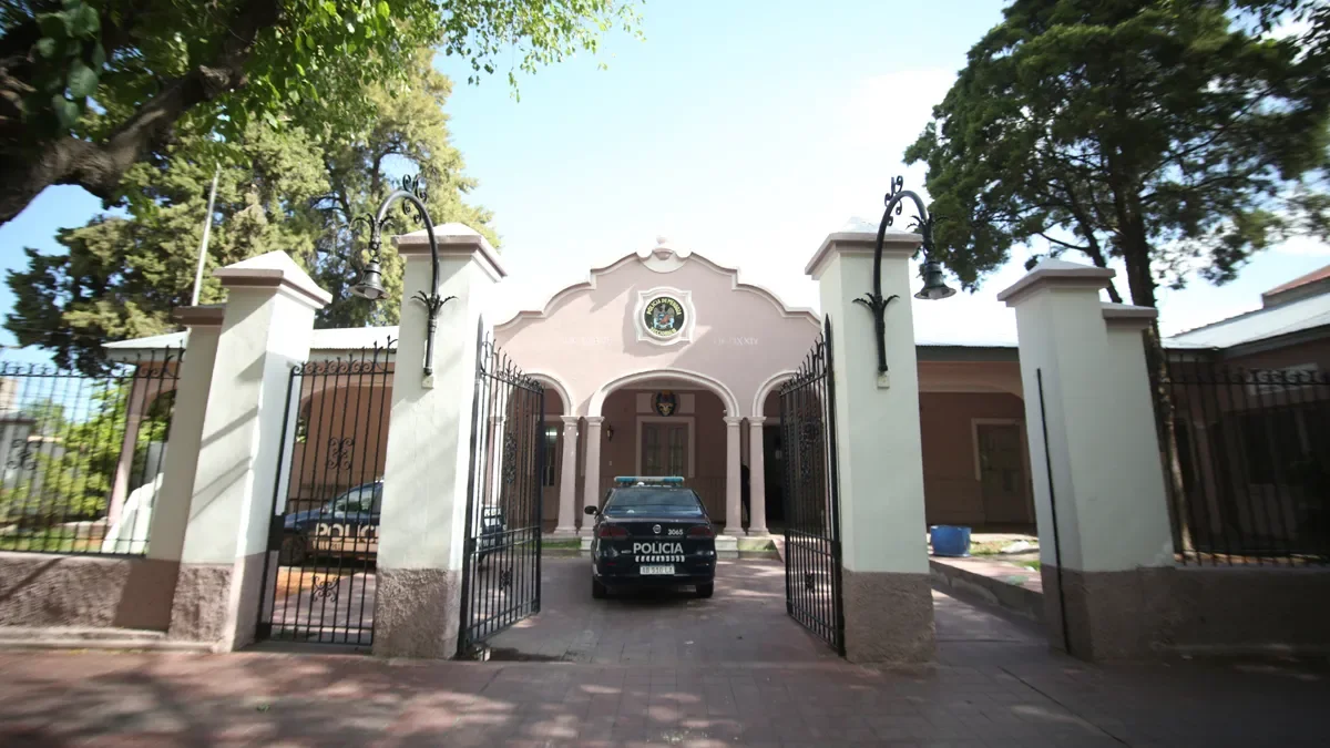 Estafa a alumnos de una escuela de Las Heras: la maestra acusada pidió "licencia médica"