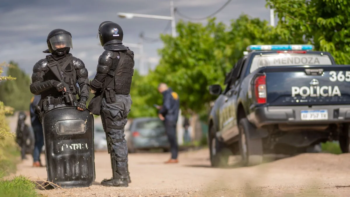 Realizan varios allanamientos en zonas de Godoy Cruz y Luján de Cuyo vinculados al narcotráfico