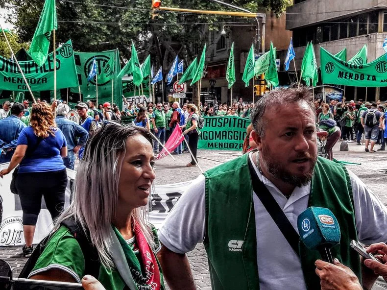 Estatales anunciaron que ser&aacute;n implacables con los pedidos al Gobierno. Adem&aacute;s, empezar&aacute;n a exigir aumentos acumulativos para empleados p&uacute;blicos.