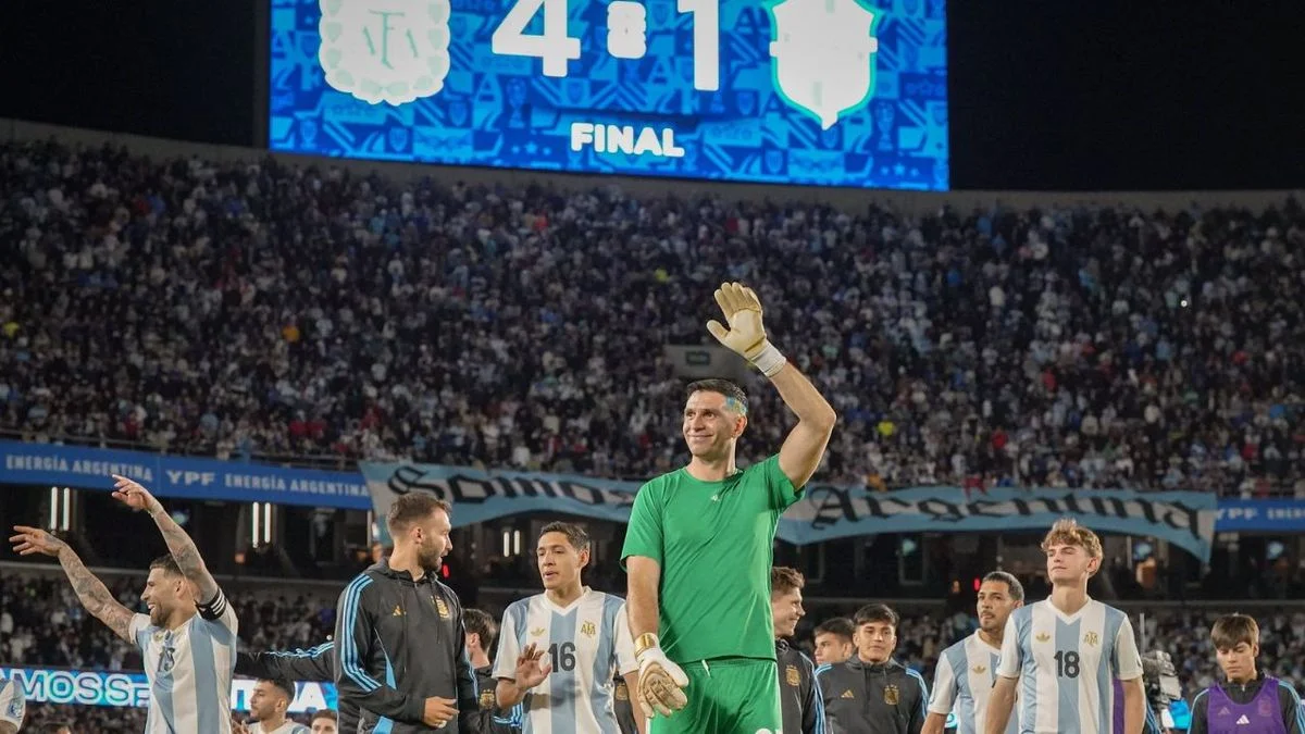 Dibu Martínez fue nuevamente nominado a mejor arquero del mundo: sus rivales y cuándo es la ceremonia