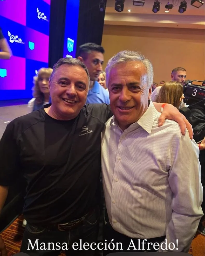 Gabriel Lima estuvo en el búnker el pasado 26 de octubre, festejando junto a Alfredo Cornejo. 