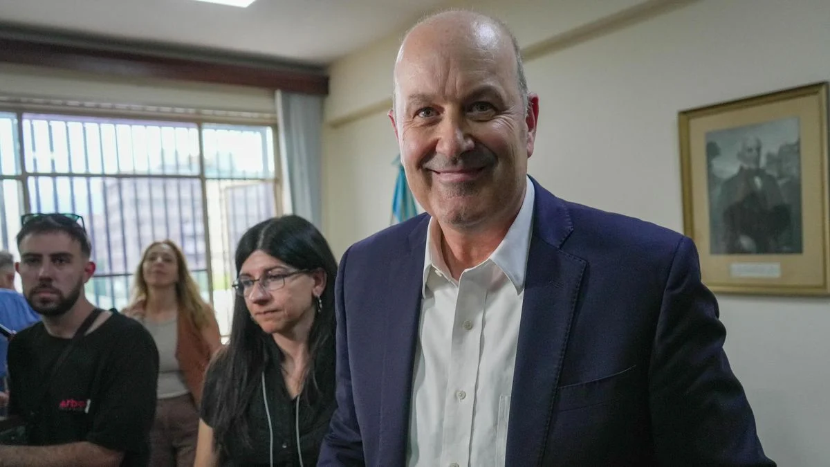 Catarata de tuits contra COVIAR: Sturzenegger cargó contra el "aberrante aporte"