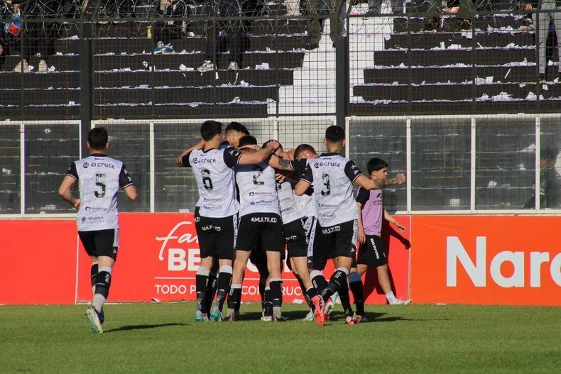 Gimnasia en lo m&aacute;s alto de la Primera Nacional.