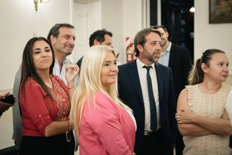 El Pro en Diputados se abstuvo. En la foto: Cintia Gómez, Laura Balsells Miró y Stella Huczak.