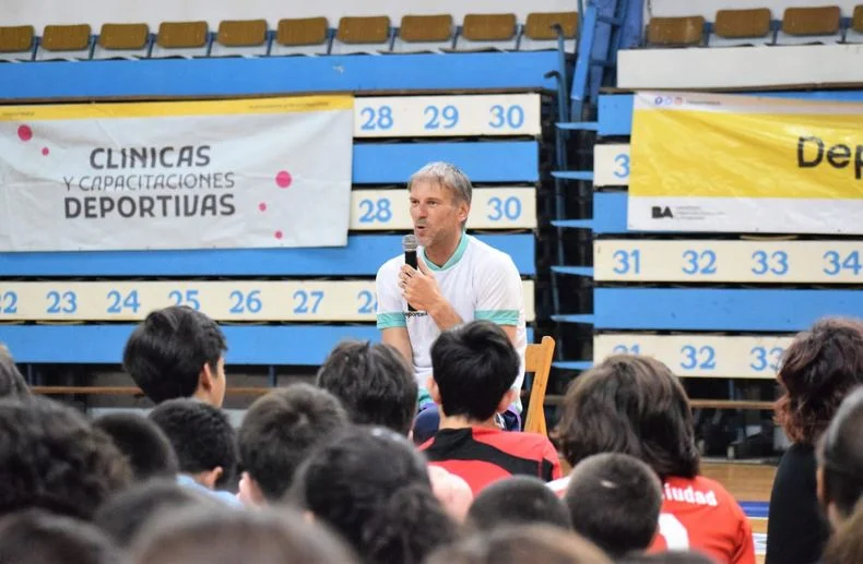 Una oportunidad única para sumergirse en el mundo del vóley y aprender de Marcos Milinkovic