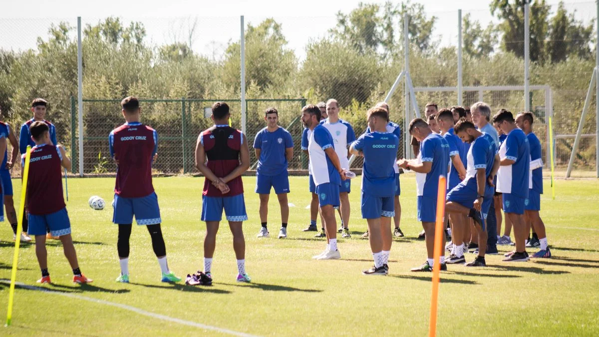 Godoy Cruz volvió al trabajo con caras nuevas e ilusiones renovadas
