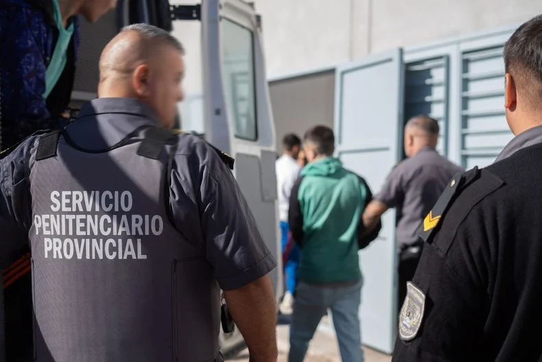 Continuará el retiro de celulares de las cárceles de Mendoza.