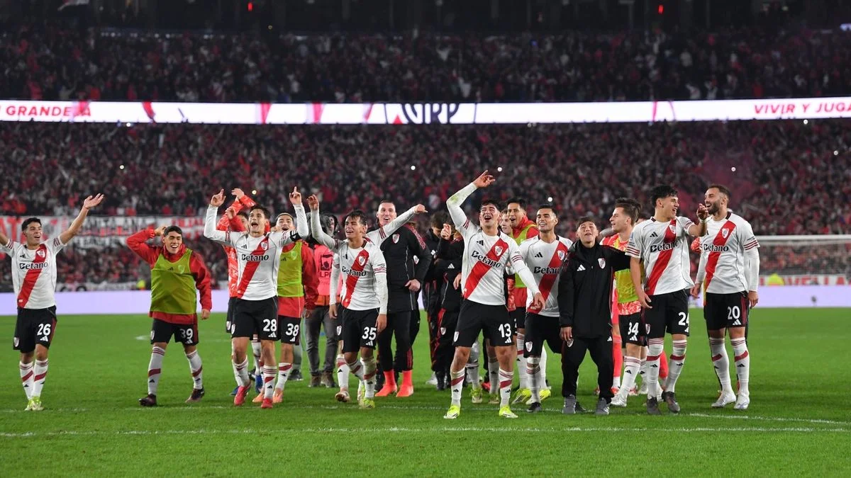Es mendocino, podría jugar el Mundial con la Selección Argentina y lo sigue de cerca River