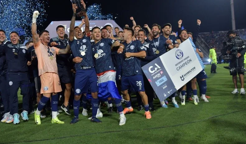 Los tres futbolista de Independiente Rivadavia que fueron sancionados.