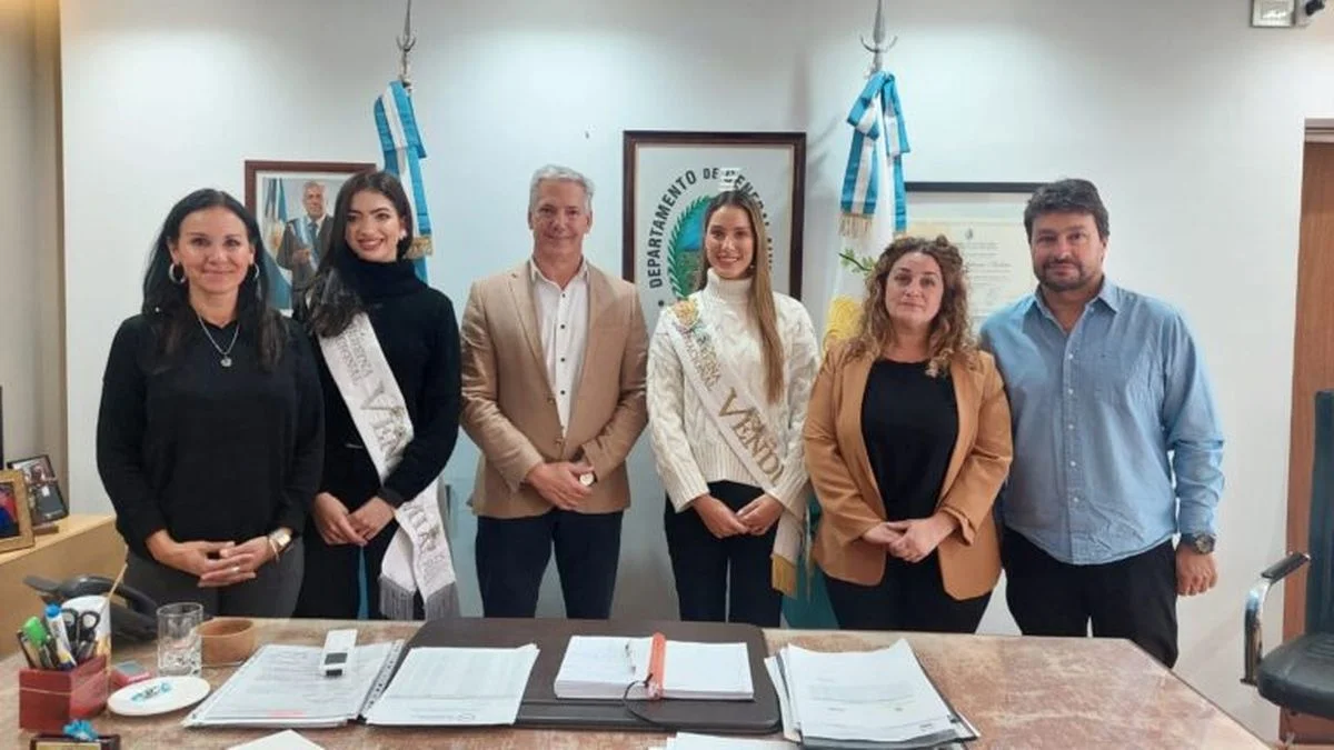 General Alvear recibió a la reina y a la virreina nacionales de la Vendimia