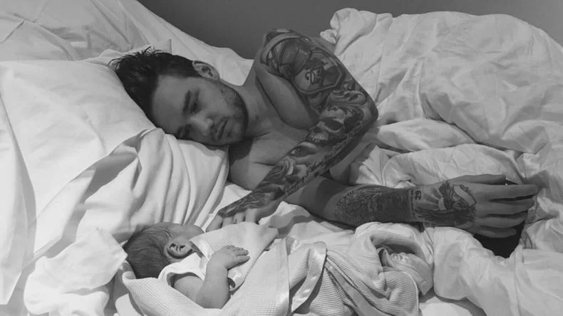 Una de las pocas im&aacute;genes que existen de Liam Payne y su hijo.
