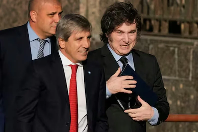 Luis Caputo y Javier Milei. 
