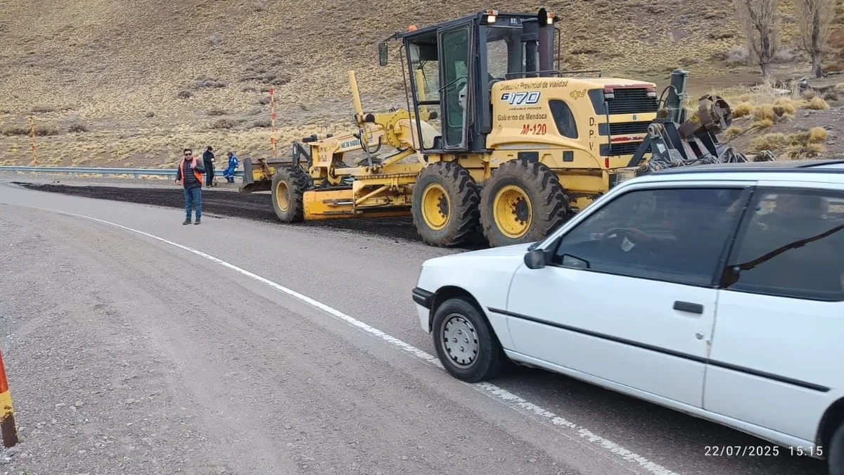 Vialidad Provincial trabaja en la Ruta 222 de Malargüe, un corredor turístico clave para el invierno