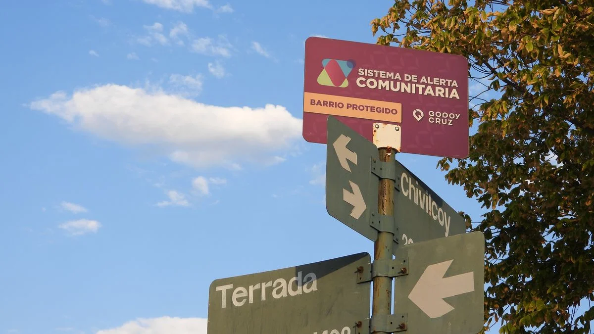 Asalto armado en Luján: le robaron la moto a un hombre en plena calle Terrada
