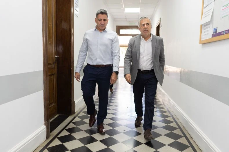Luis Borrego, subsecretario de Transporte junto al gobernador Alfredo Cornejo. 