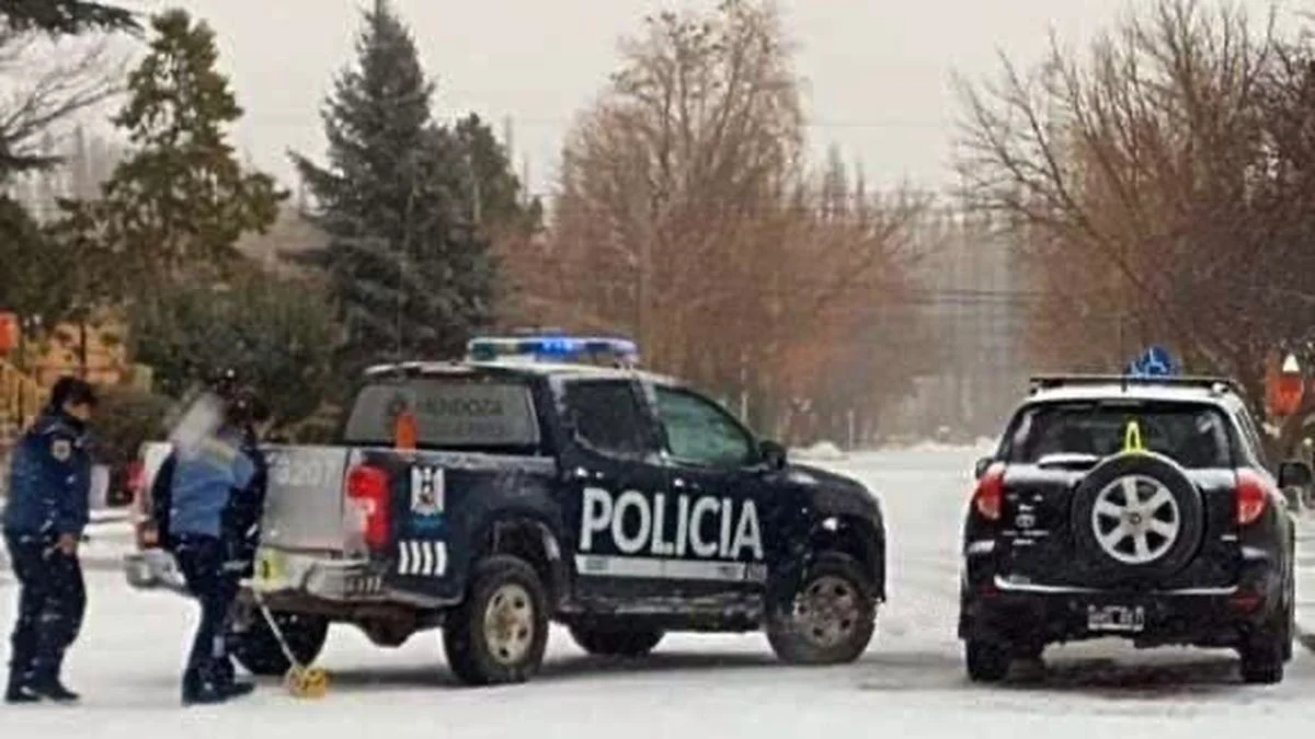 Caminos cerrados y peligro por hielo sobre la calzada en rutas de Mendoza