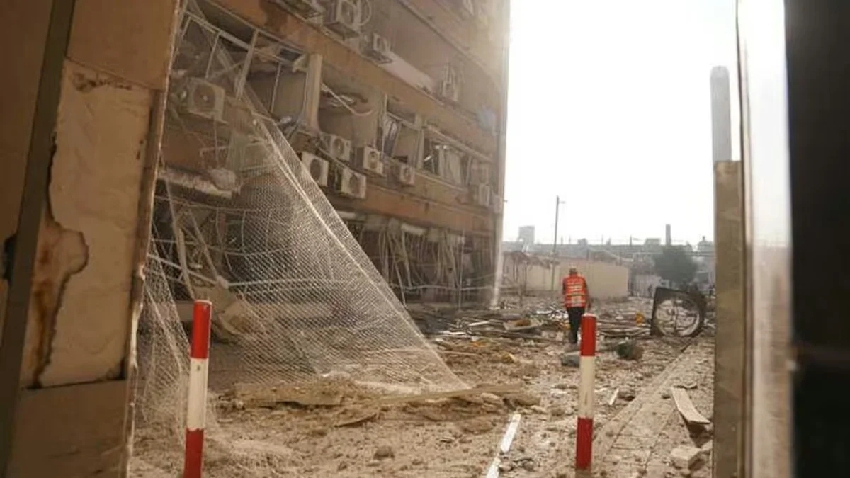 Irán lanzó un misil a un hospital israelí del sur, Israel bombardeó el reactor nuclear  iraní de Arak