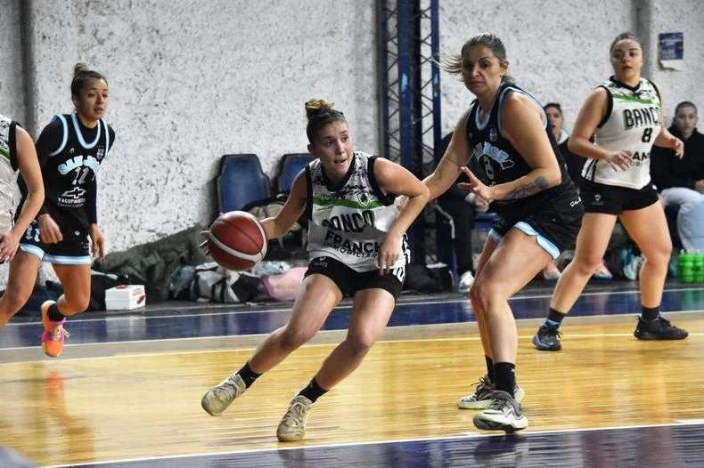 San José, candidato en el femenino de básquet.