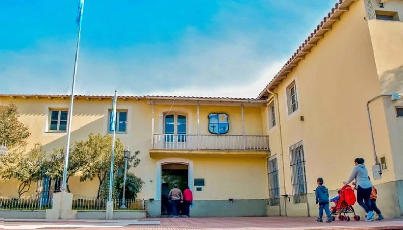 El edificio municipal se sacude por la denuncia de un empleado contra el intendente.&nbsp;