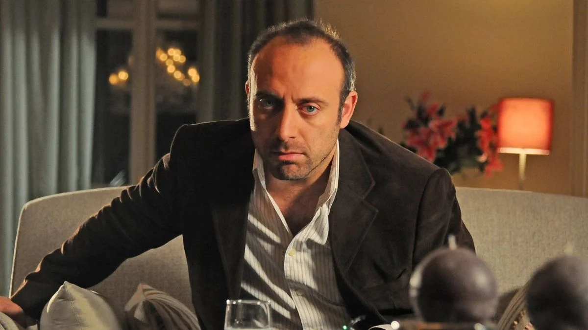El actor que hizo de Onur en "Las mil y una noches" fue condenado a más de un año de prisión