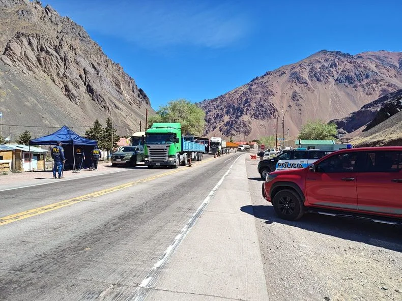Por Alta Monta&ntilde;a se puede cruzar a Chile sin inconvenientes.&nbsp;