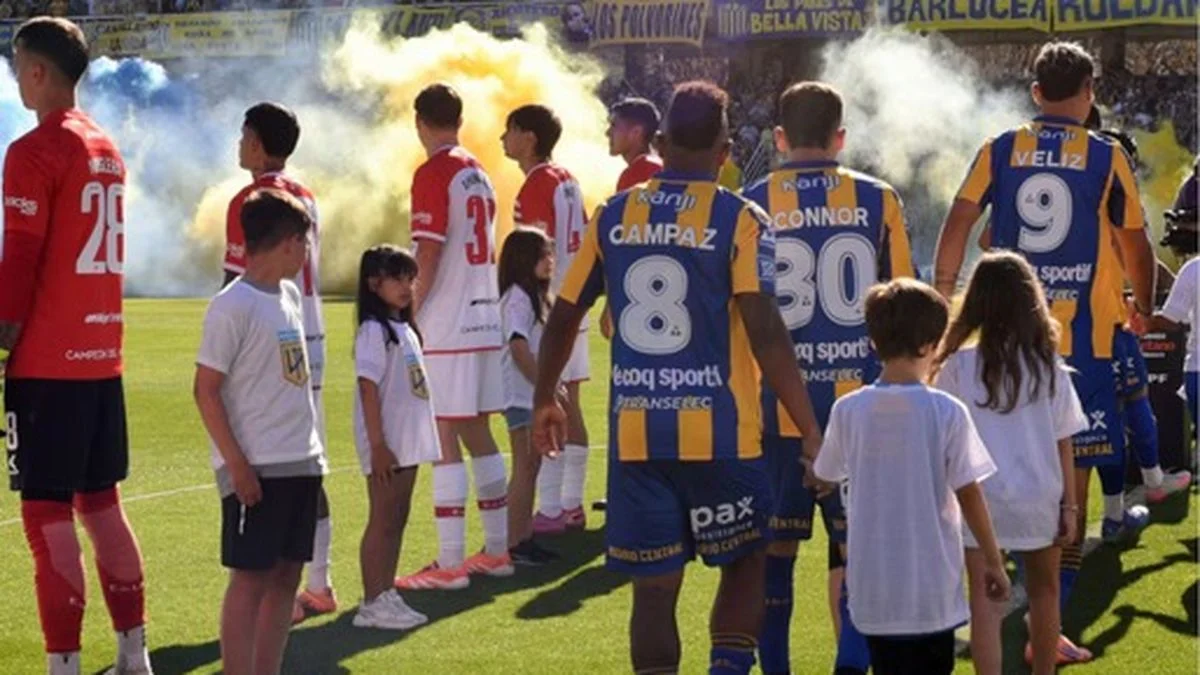 El picante gesto de los jugadores de Estudiantes de La Plata tras el título "fantasma" de Rosario Central