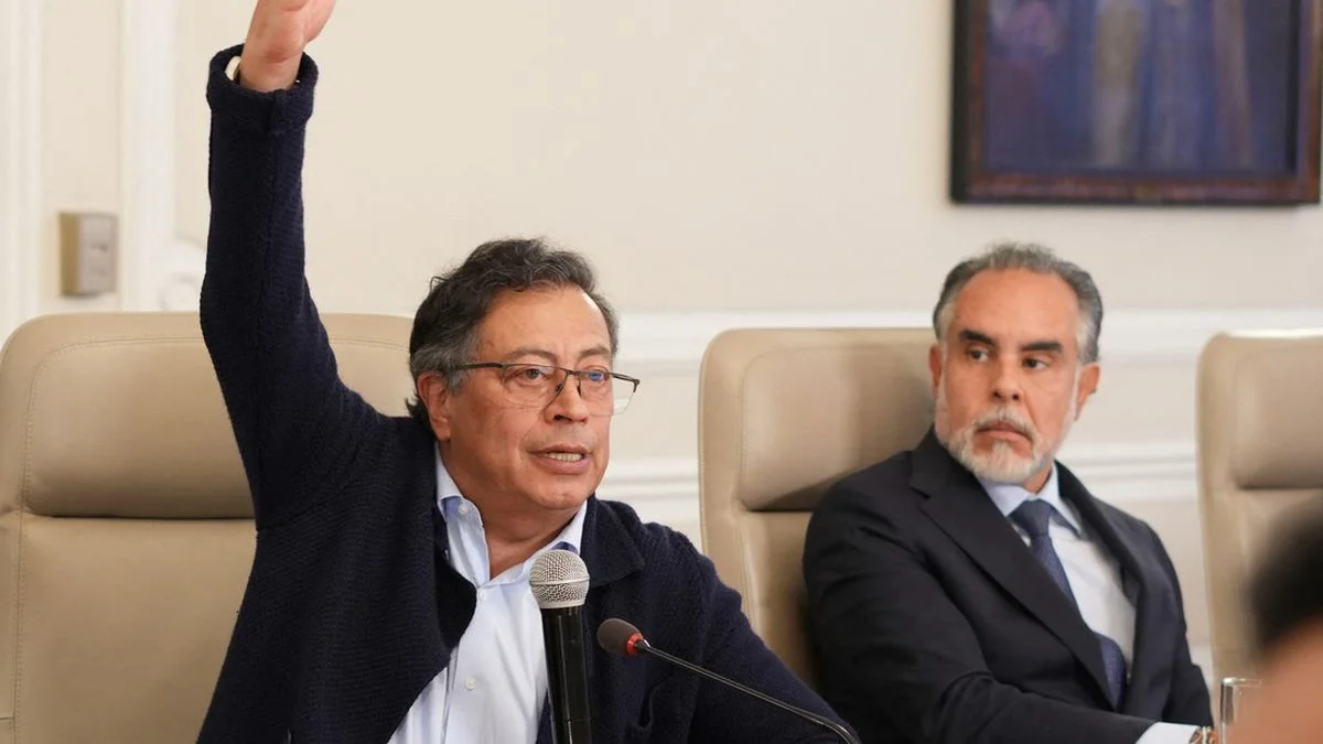 Estafa cripto: Gustavo Petro chicaneó a Milei y lo mandó a invertir en café colombiano