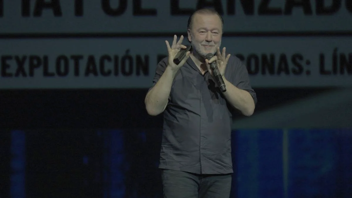 Enrique Piñeyro te lleva a volar en el Teatro Independencia