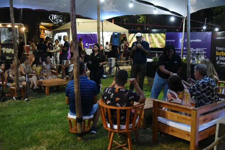 Paseo de las Burbujas y Sabores del Mundo en Guaymall&eacute;n
