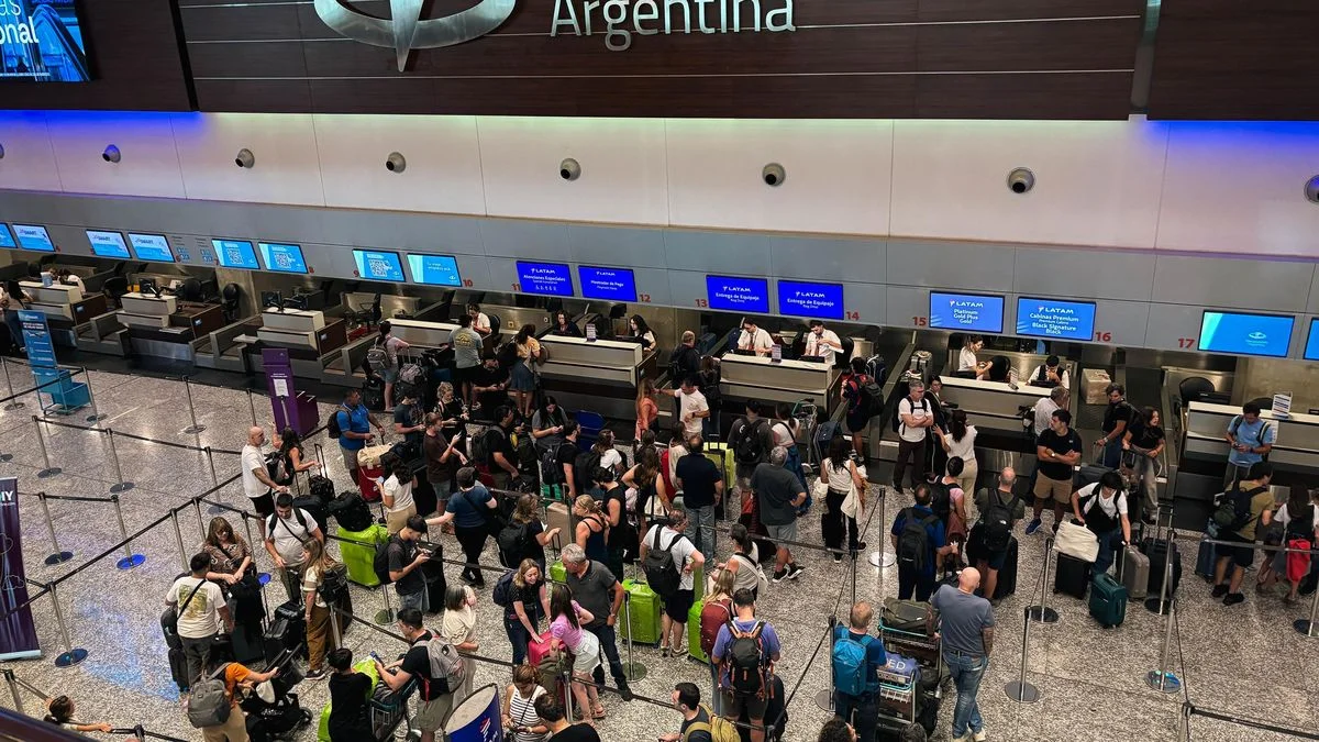 Urgente: los pilotos harán paro tres horas y el "efecto dominó" afectará vuelos en todo el país