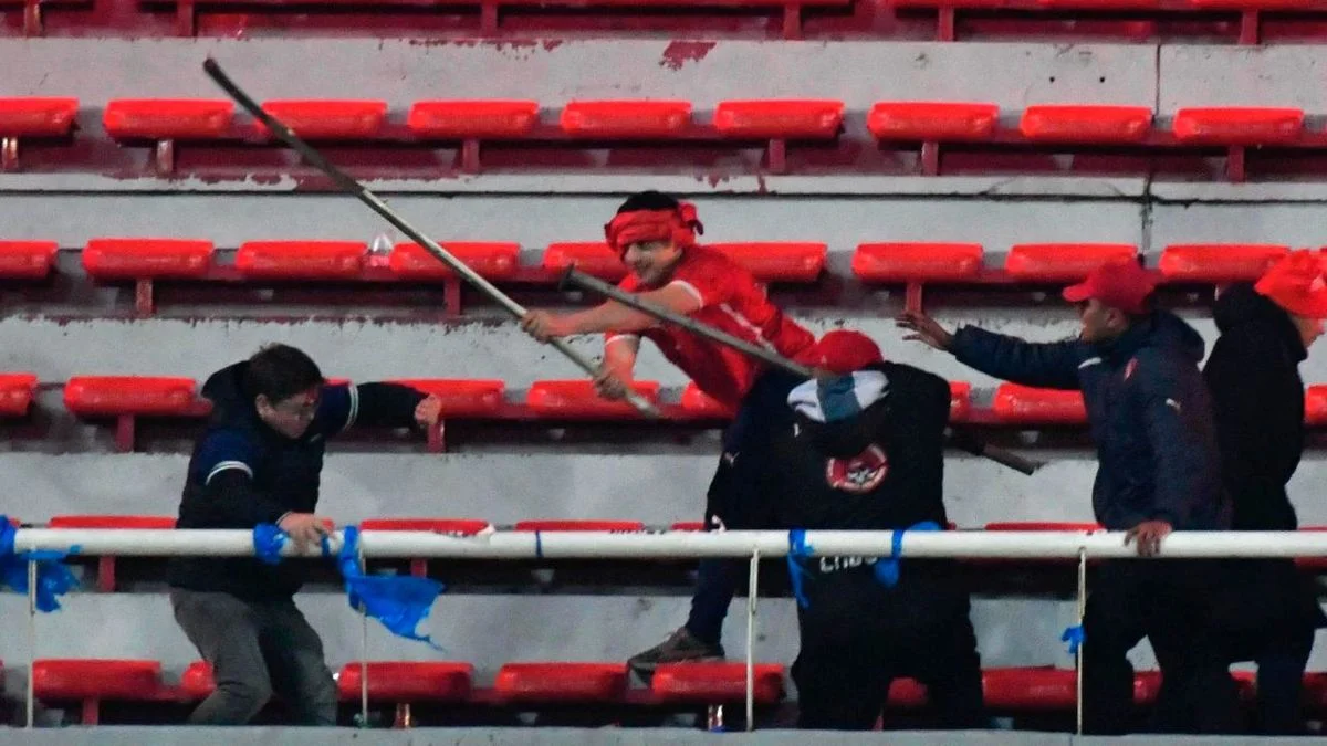 Racismo, violencia y descontrol: el duro informe de Conmebol sobre el escándalo en Avellaneda