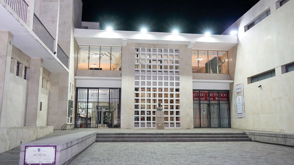 Más de 50 escritores de Mendoza presentan su historia en la Biblioteca Pública San Martín