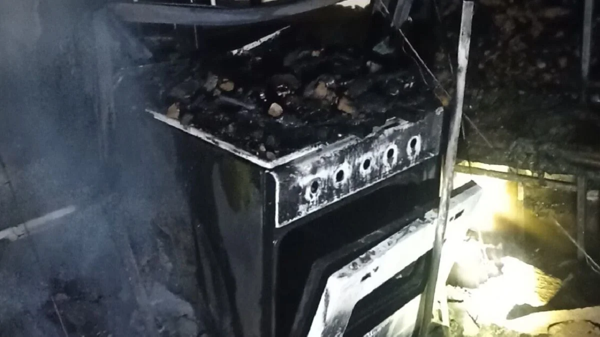 Lamentable: provocaron un incendio en el depósito de un jardín y las pérdidas son "totales"