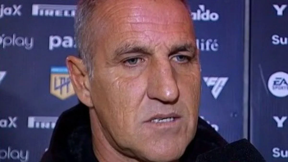 Las explosivas declaraciones de Cascini tras la derrota de Boca: "Cada vez que venimos, nos roban"