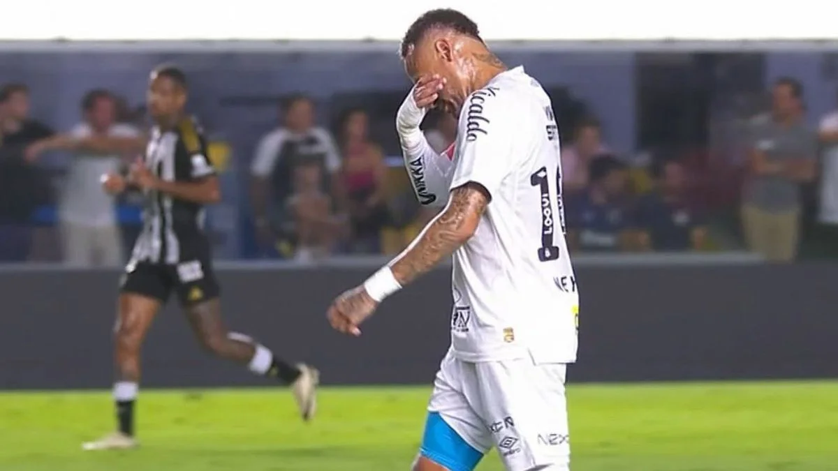 El desconsolado llanto de Neymar tras volver a lesionarse en su regreso al Brasileirao con Santos