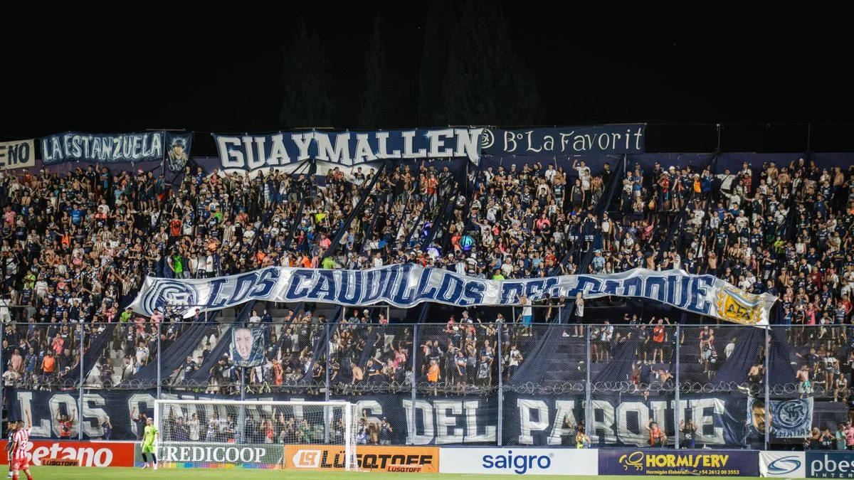Quiénes son los 19 barras de Independiente Rivadavia que no podrán ir a la cancha por dos años