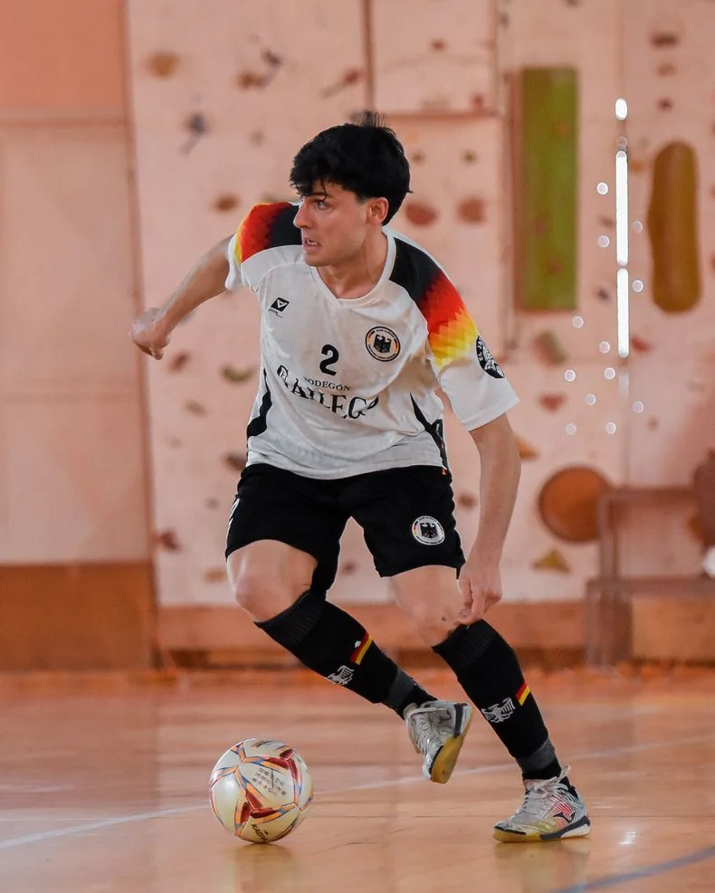 Andes Talleres, Jockey y Cementista siguen en carrera en la División de Honor de fútbol de salón. Alemán perdió por penales.