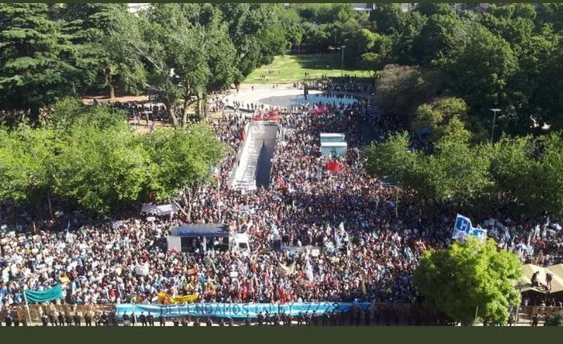 Una postal de la enorme marcha contra la reforma de la Ley 7722, en diciembre de 2019. 
