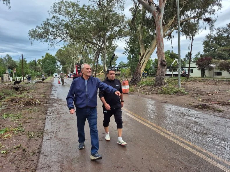 El intendente de San Mart&iacute;n, Ra&uacute;l Rufeil fue uno de los que mostr&oacute; im&aacute;genes recorriendo las zonas.&nbsp;
