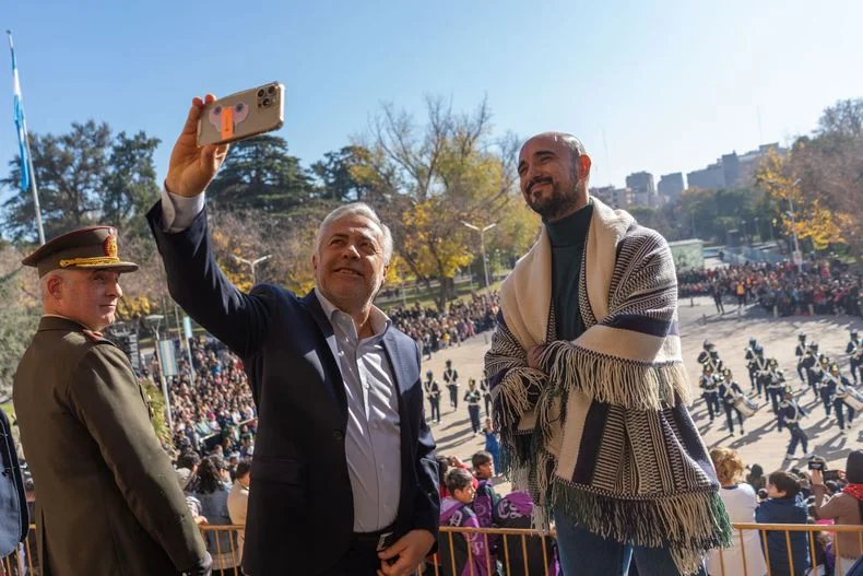 Abel Pintos junto al gobernador Alfredo Cornejo. 