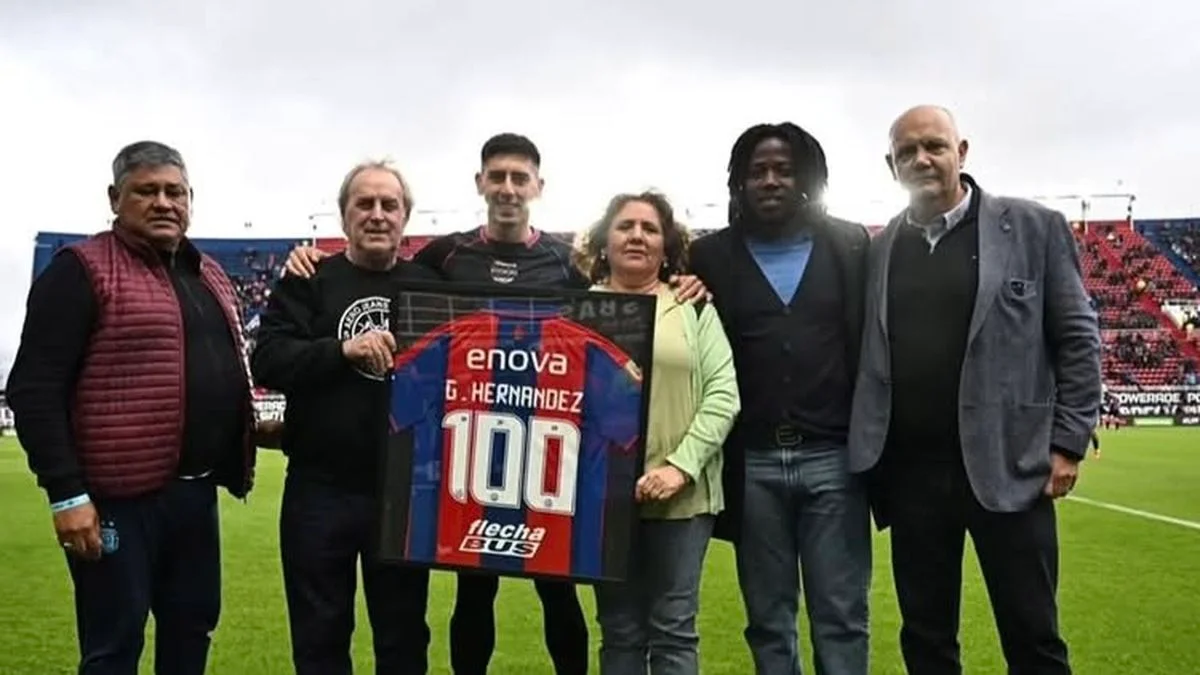 San Lorenzo: el mendocino Gastón Hernández llegó a los 100 partidos y recibió un reconocimiento