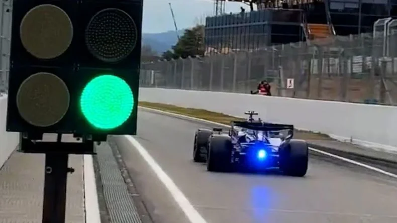 La luz misteriosa de Aston Martin.&nbsp;