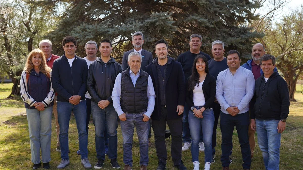 Cornejo anunció la candidatura de Luis Petri: sonrisas, caras serias y los nombres que faltan