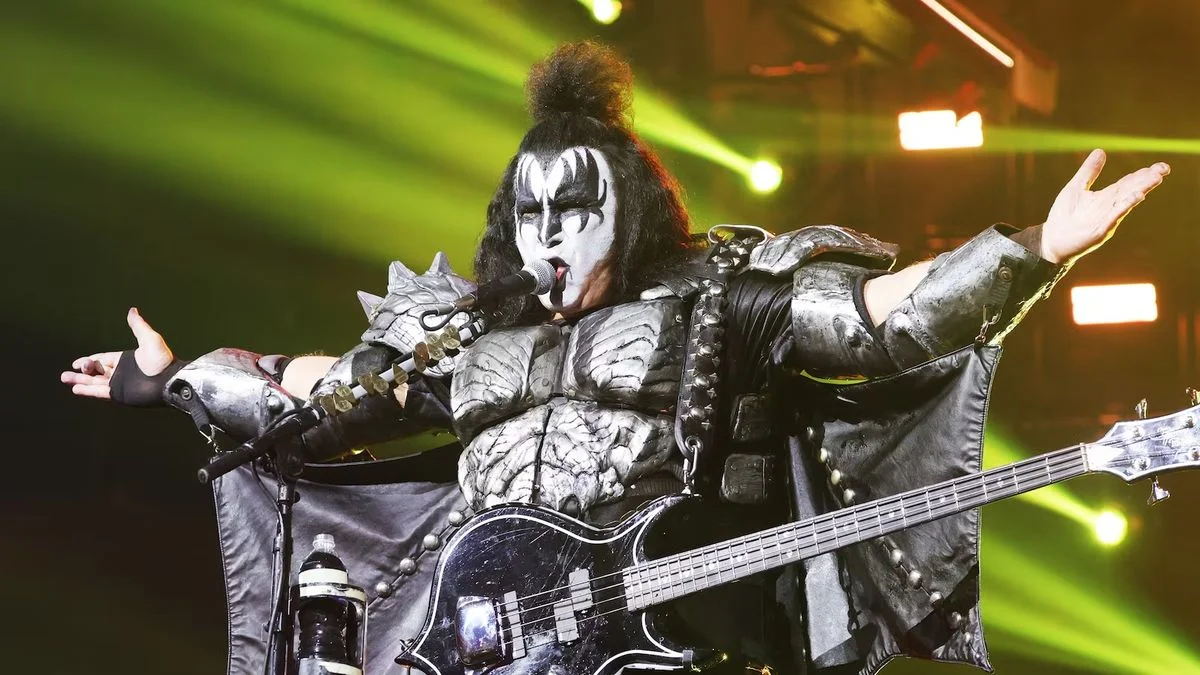 El terrible accidente del líder de KISS: se desmayó mientras manejaba