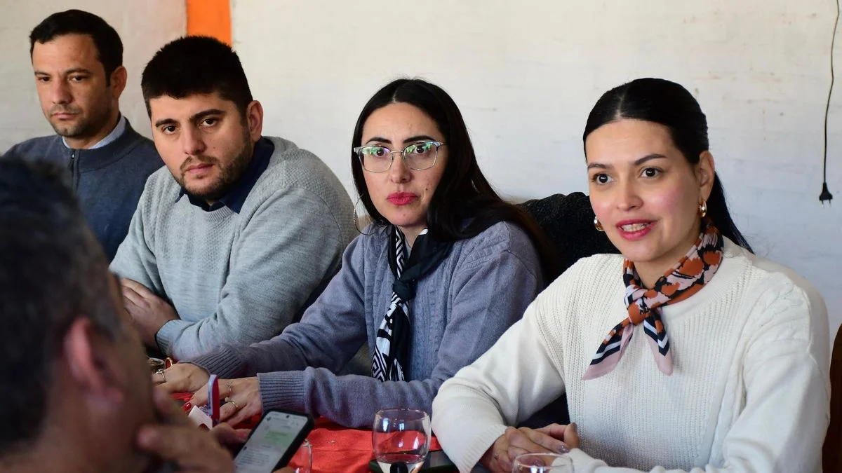 Santa Rosa otorgará un aumento salarial del 12% y un bono de $100.000 a empleados municipales