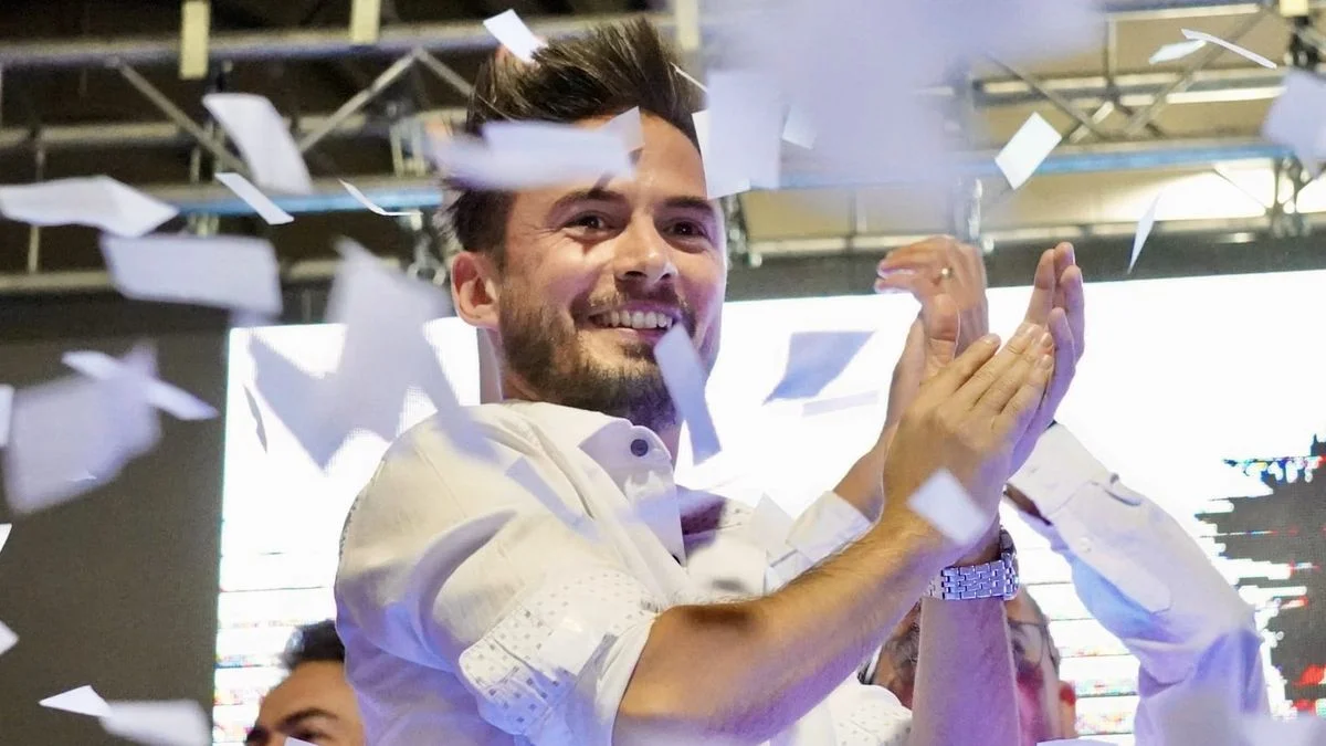 Gabriel Sottile, el abogado que promete ser "un termo de Milei", cerró su campaña con dardos contra Cornejo